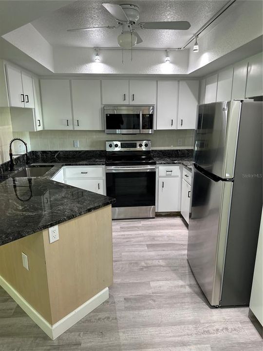 For Rent: $1,800 (2 beds, 2 baths, 1272 Square Feet)