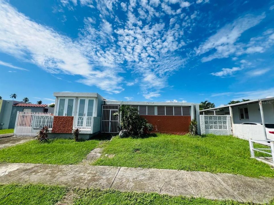 待售: $250,000 (3 贝兹, 2 浴室, 1144 平方英尺)