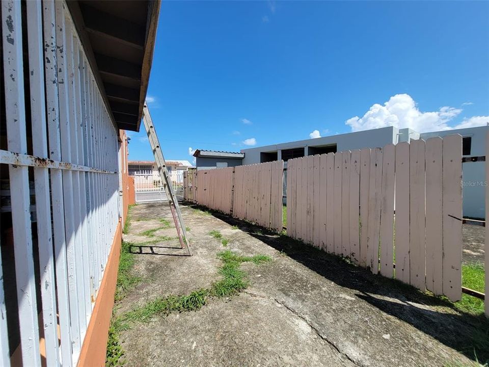 待售: $250,000 (3 贝兹, 2 浴室, 1144 平方英尺)