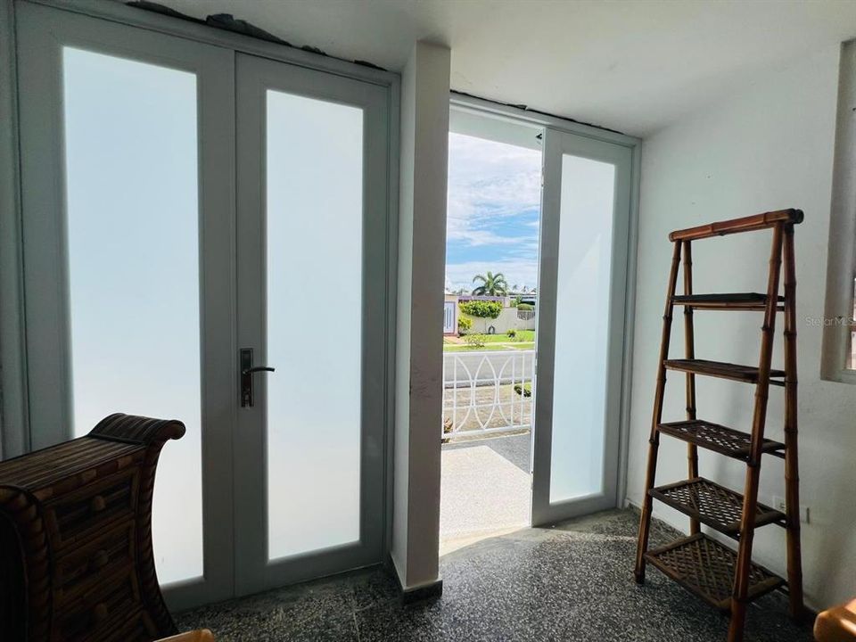 待售: $250,000 (3 贝兹, 2 浴室, 1144 平方英尺)