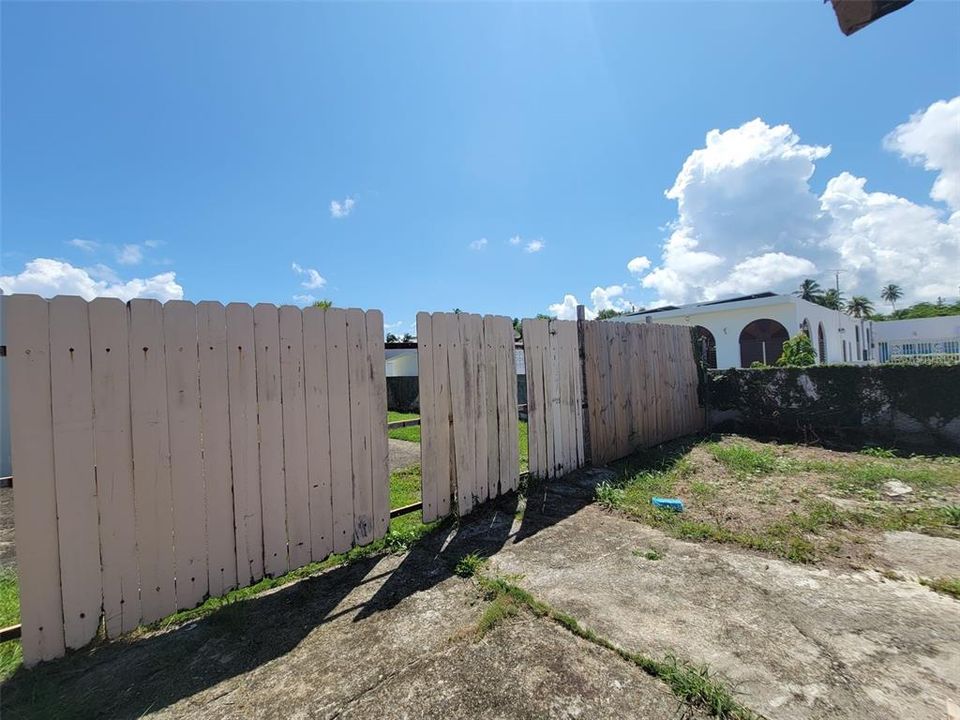 待售: $250,000 (3 贝兹, 2 浴室, 1144 平方英尺)