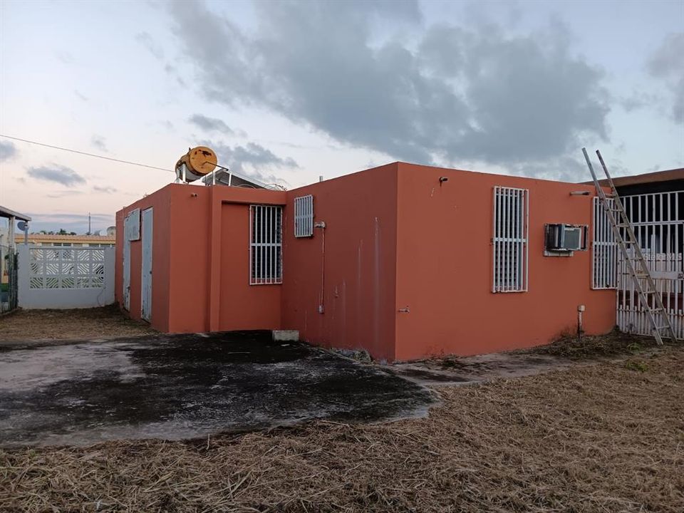 待售: $250,000 (3 贝兹, 2 浴室, 1144 平方英尺)