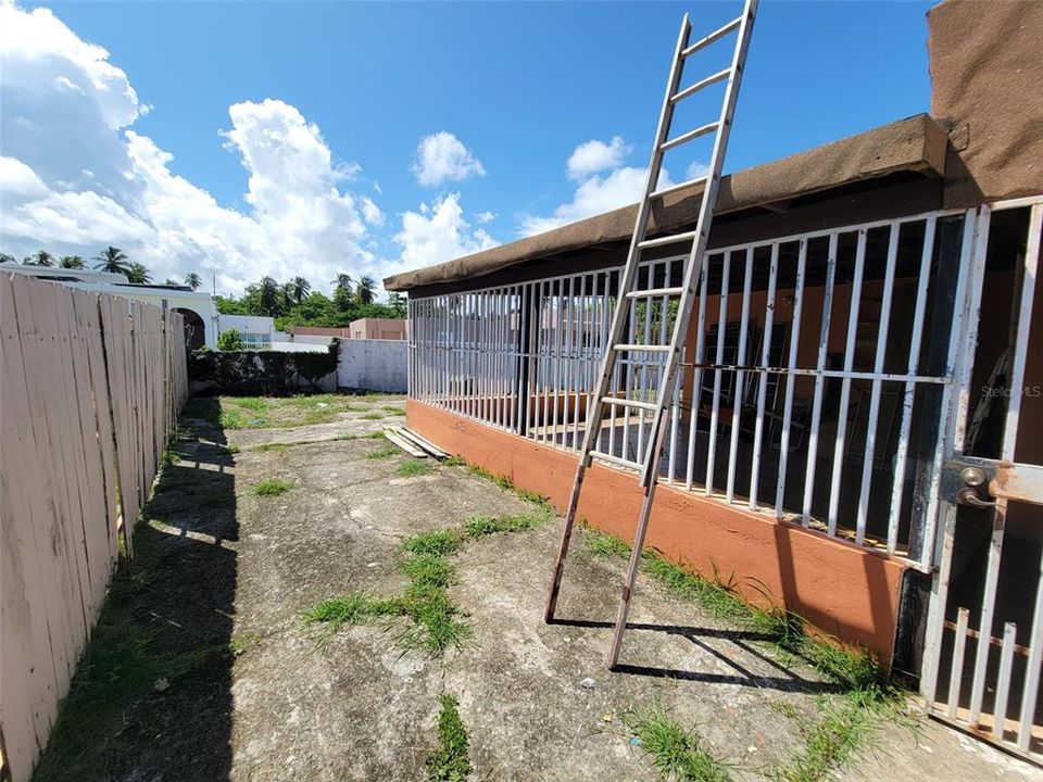 待售: $250,000 (3 贝兹, 2 浴室, 1144 平方英尺)