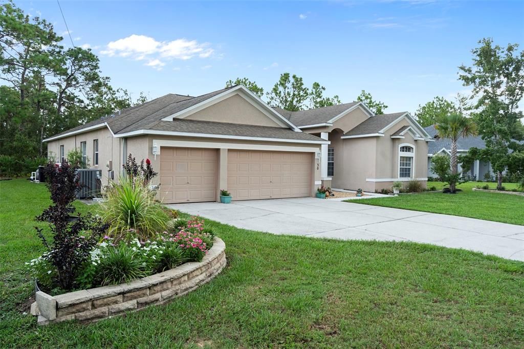 Active With Contract: $499,500 (4 beds, 3 baths, 2588 Square Feet)