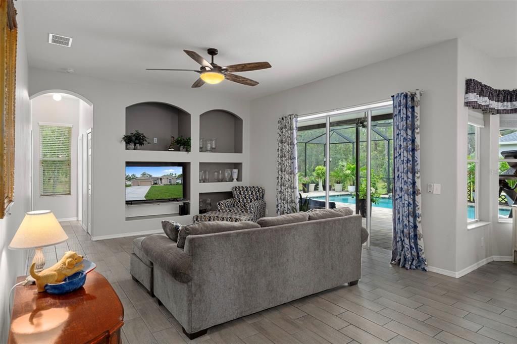 Active With Contract: $499,500 (4 beds, 3 baths, 2588 Square Feet)