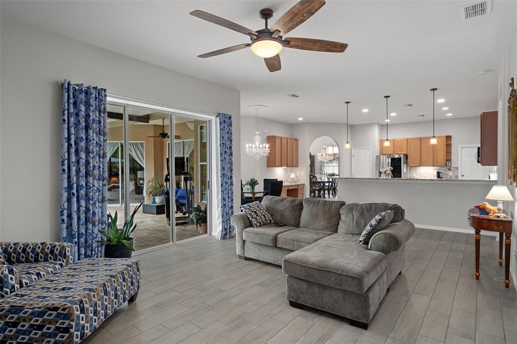 Active With Contract: $499,500 (4 beds, 3 baths, 2588 Square Feet)