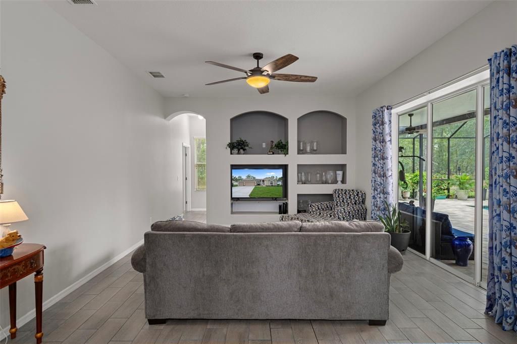 Active With Contract: $499,500 (4 beds, 3 baths, 2588 Square Feet)