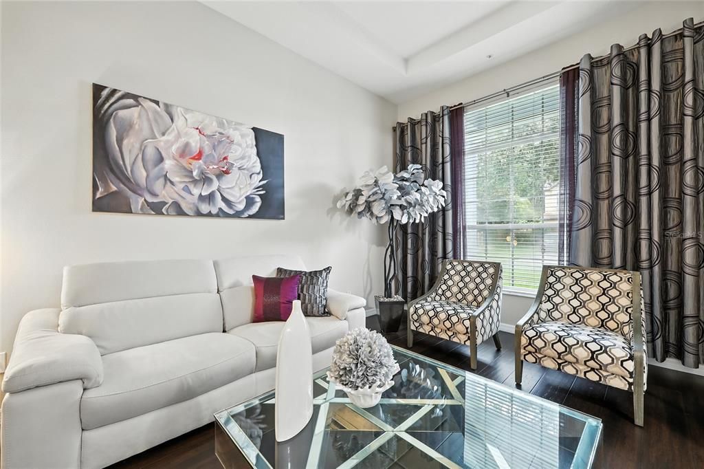 Под контрактом: $575,000 (4 спален, 3 ванн, 2640 Квадратных фут)