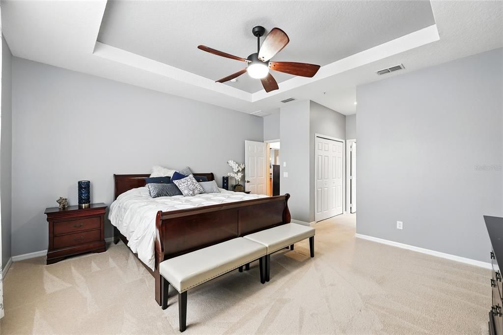 Под контрактом: $575,000 (4 спален, 3 ванн, 2640 Квадратных фут)