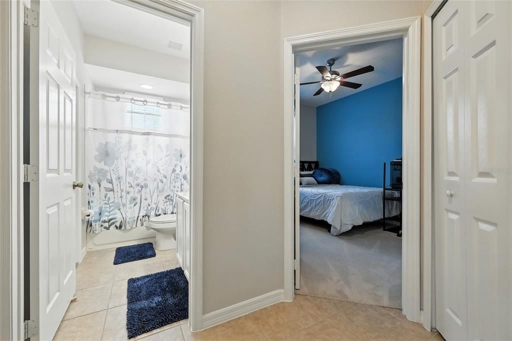 Под контрактом: $575,000 (4 спален, 3 ванн, 2640 Квадратных фут)