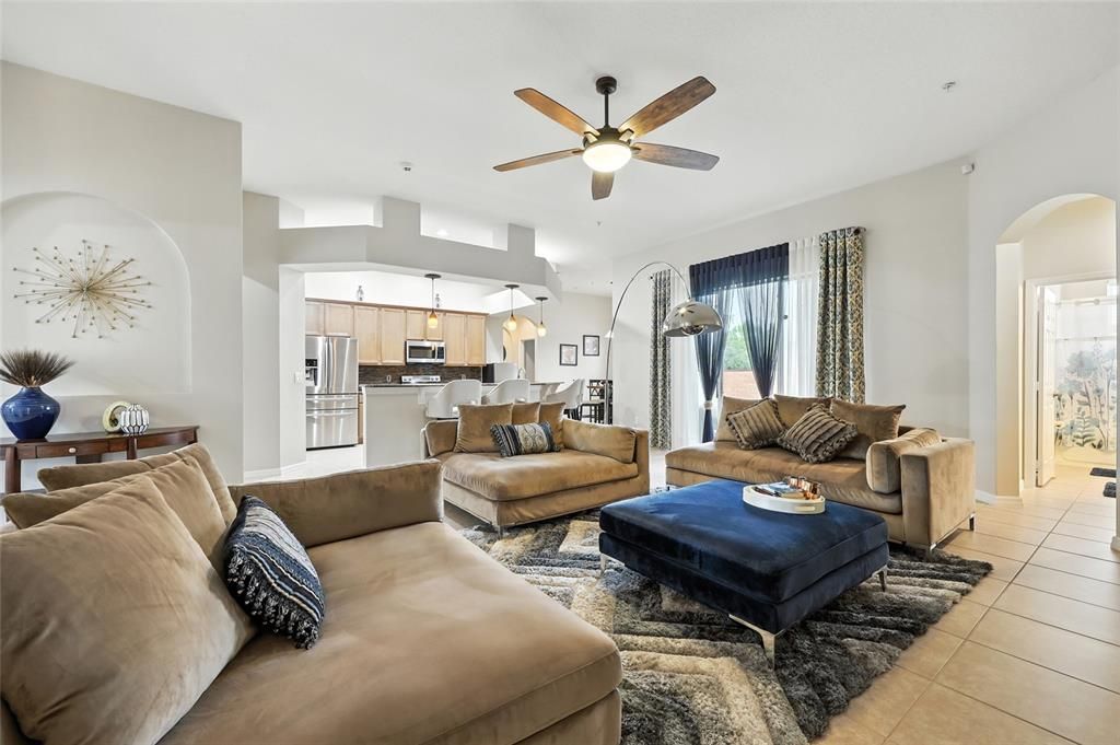 Под контрактом: $575,000 (4 спален, 3 ванн, 2640 Квадратных фут)