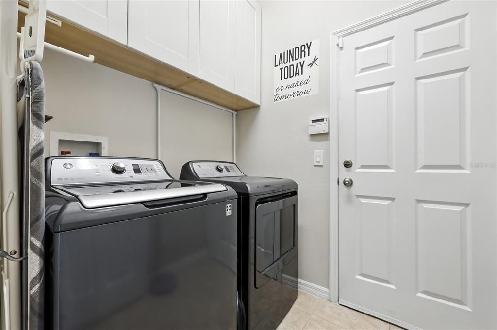 Под контрактом: $575,000 (4 спален, 3 ванн, 2640 Квадратных фут)