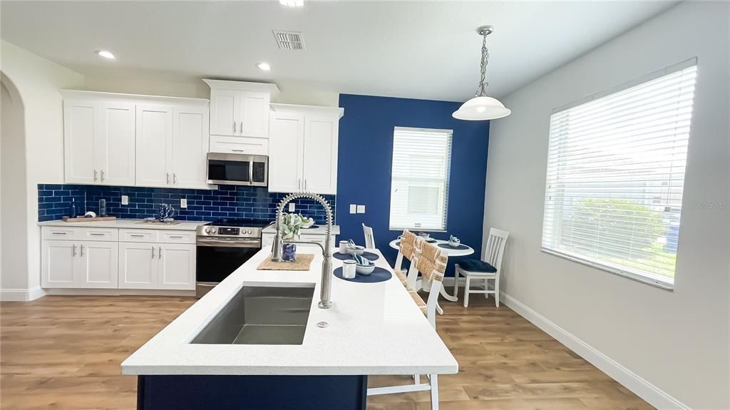 出租: $2,395 (3 贝兹, 2 浴室, 2255 平方英尺)