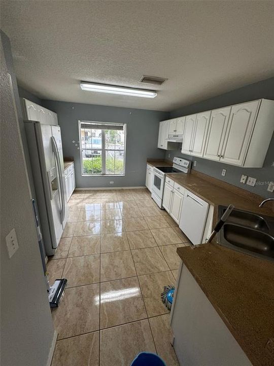 For Sale: $256,000 (3 beds, 2 baths, 1477 Square Feet)