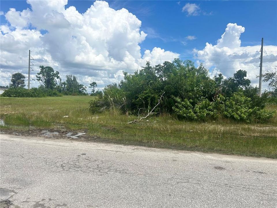 待售: $27,000 (0.12 acres)