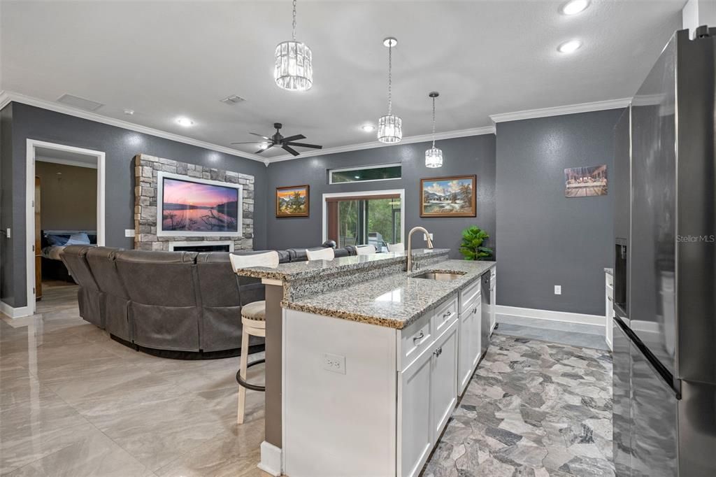 En Venta: $749,500 (4 camas, 2 baños, 1890 Pies cuadrados)