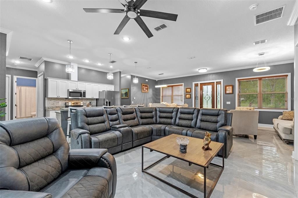 En Venta: $749,500 (4 camas, 2 baños, 1890 Pies cuadrados)