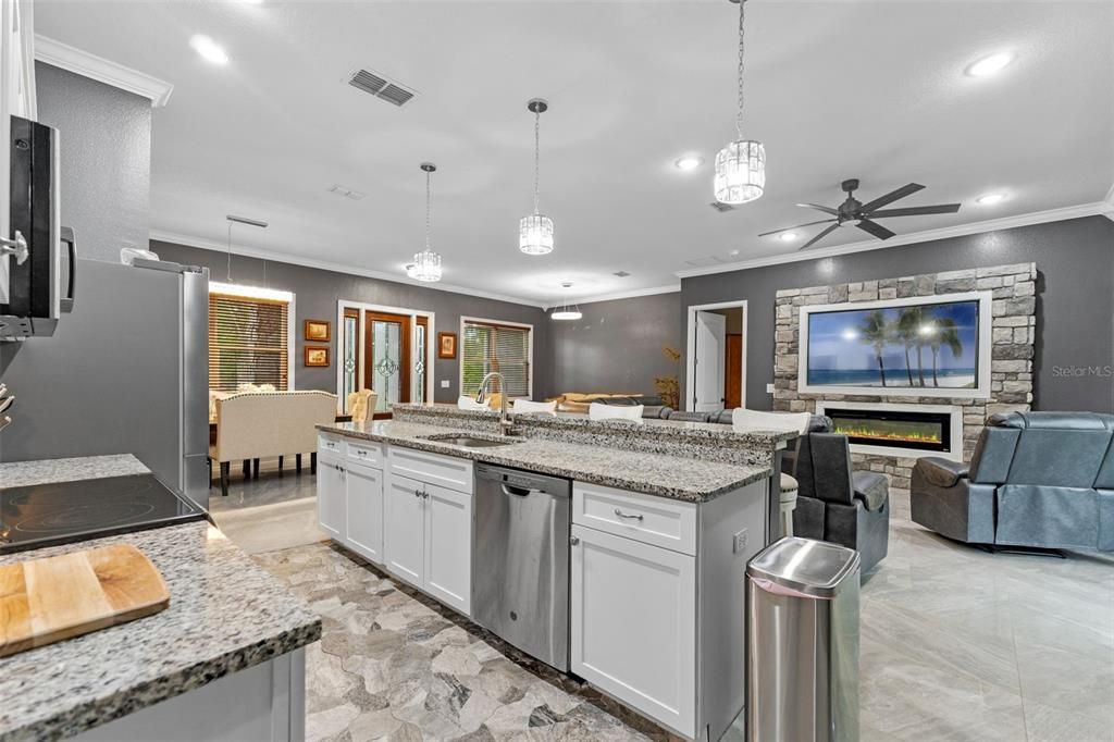 En Venta: $749,500 (4 camas, 2 baños, 1890 Pies cuadrados)