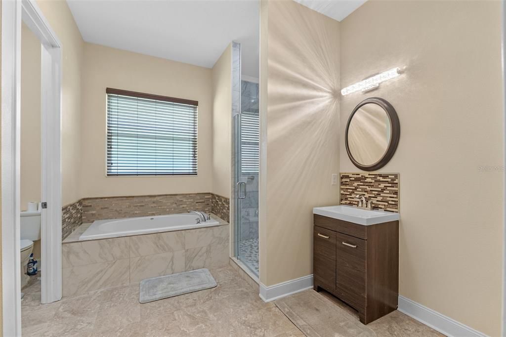 En Venta: $749,500 (4 camas, 2 baños, 1890 Pies cuadrados)