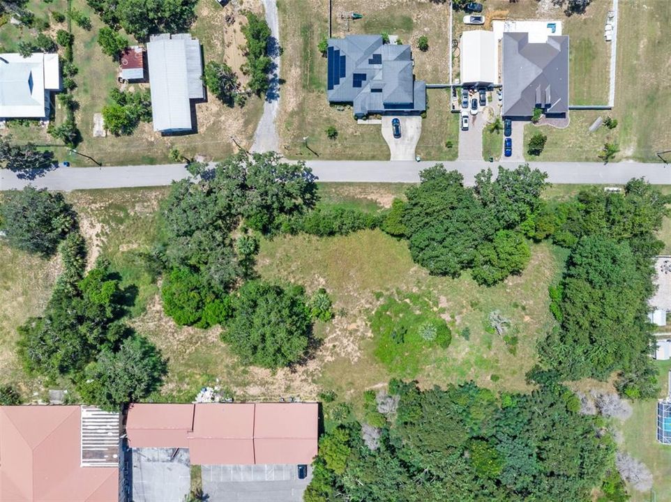 На продажу: $479,900 (1.53 acres)