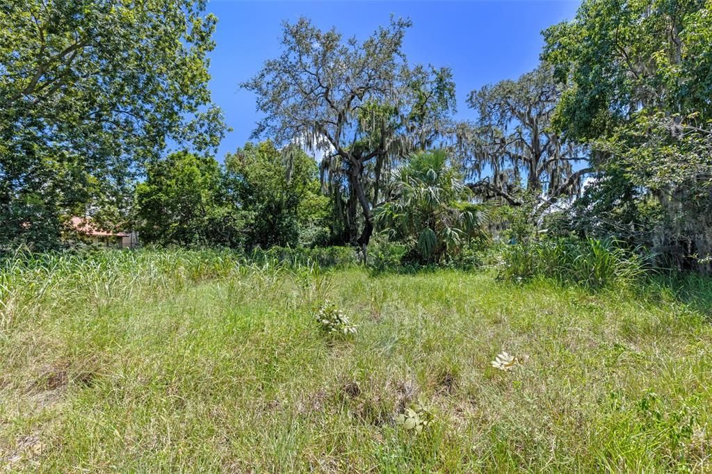 На продажу: $479,900 (1.53 acres)