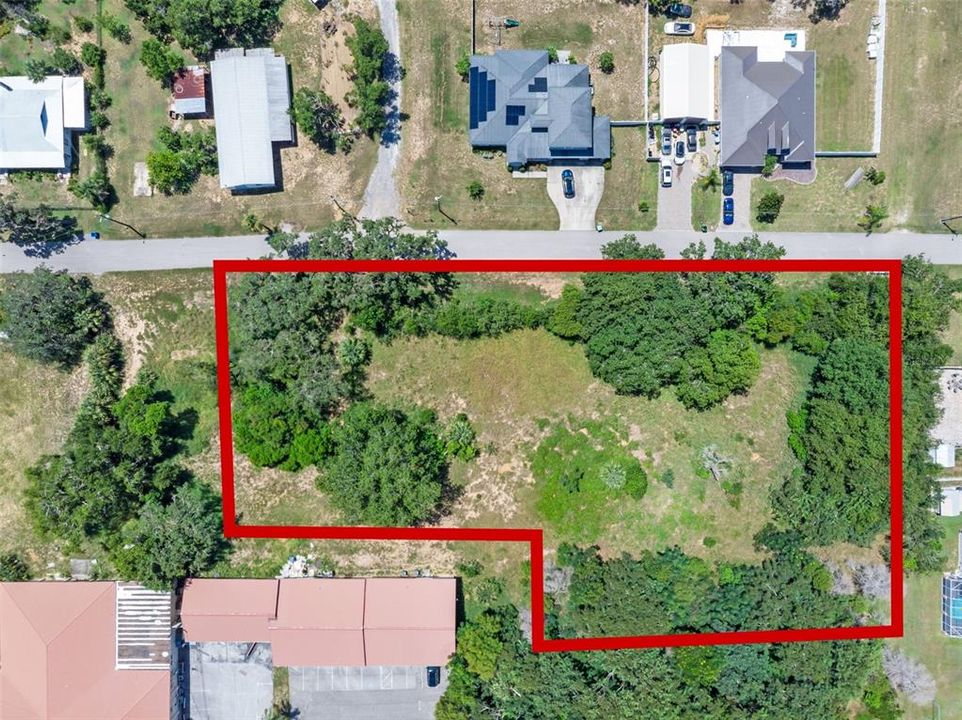 На продажу: $479,900 (1.53 acres)