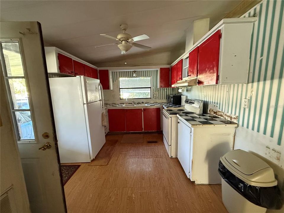 待售: $74,500 (2 贝兹, 2 浴室, 1040 平方英尺)