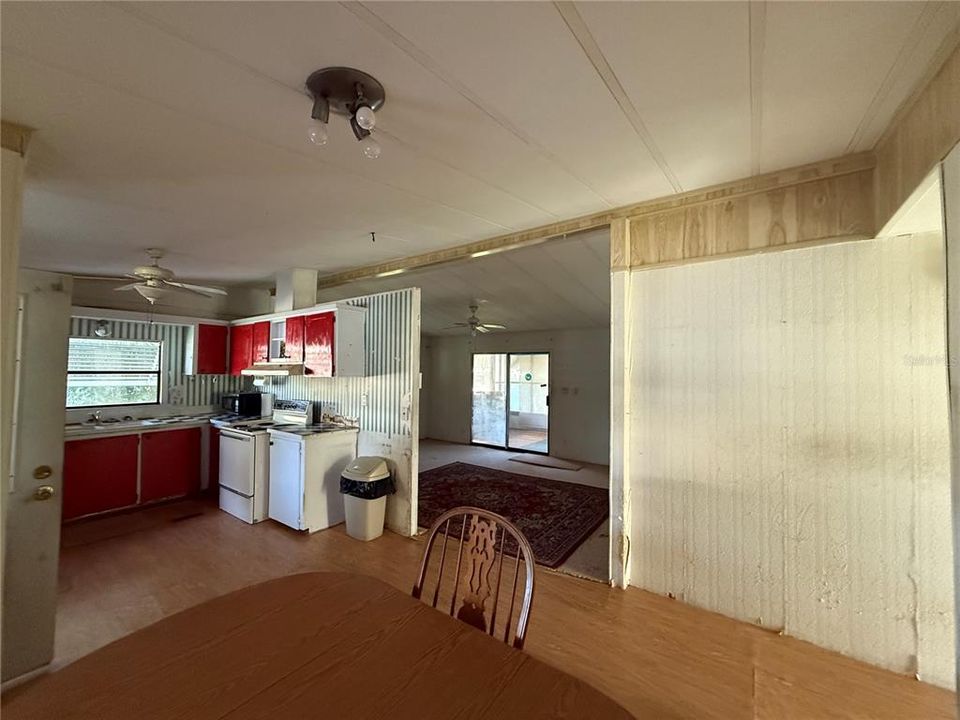 待售: $74,500 (2 贝兹, 2 浴室, 1040 平方英尺)