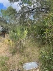 En Venta: $210,000 (0.89 acres)