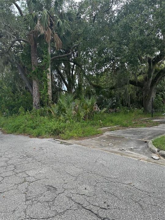 En Venta: $210,000 (0.89 acres)