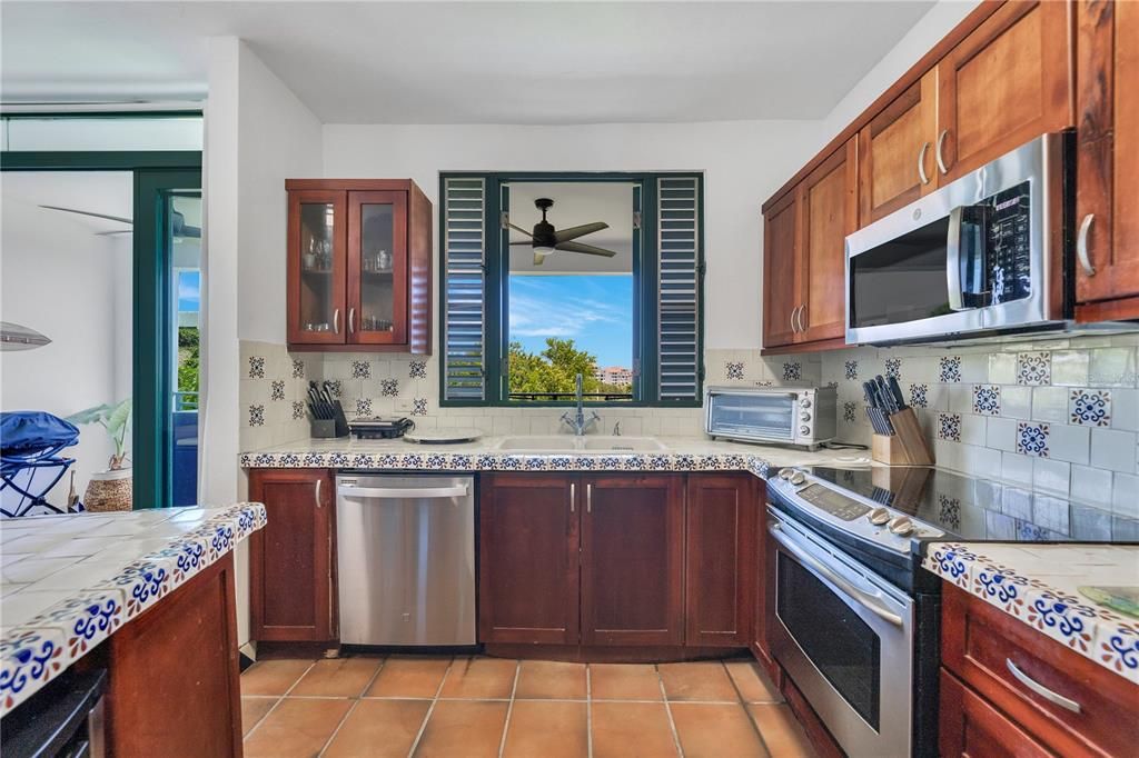 В аренду: $3,400 (2 спален, 2 ванн, 1346 Квадратных фут)