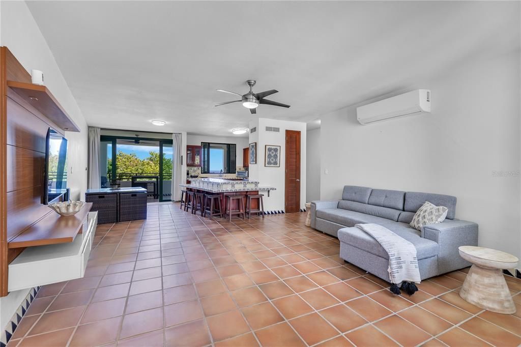 В аренду: $3,400 (2 спален, 2 ванн, 1346 Квадратных фут)