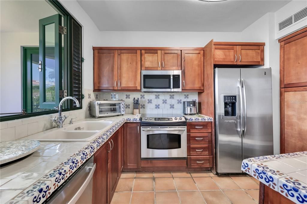 В аренду: $3,400 (2 спален, 2 ванн, 1346 Квадратных фут)