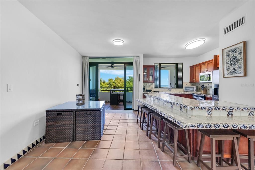 В аренду: $3,400 (2 спален, 2 ванн, 1346 Квадратных фут)