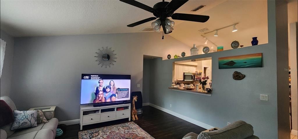 For Sale: $300,000 (4 beds, 2 baths, 1528 Square Feet)