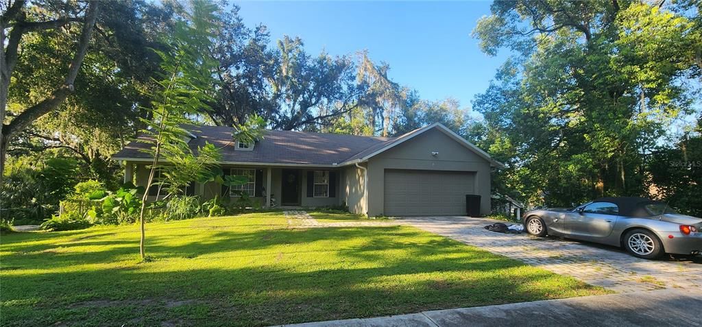 For Sale: $300,000 (4 beds, 2 baths, 1528 Square Feet)