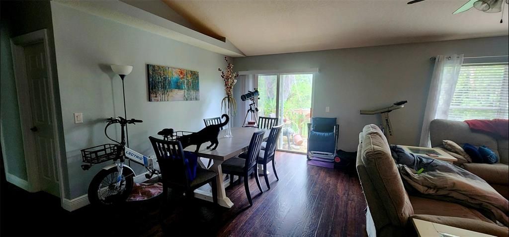 For Sale: $300,000 (4 beds, 2 baths, 1528 Square Feet)