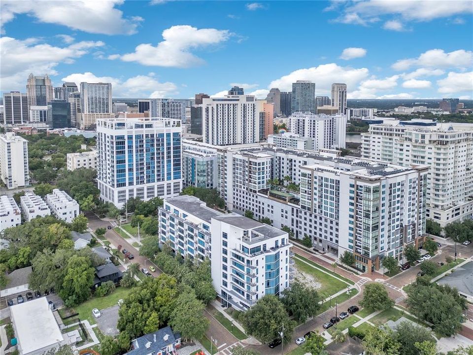 For Sale: $355,000 (2 beds, 2 baths, 1268 Square Feet)