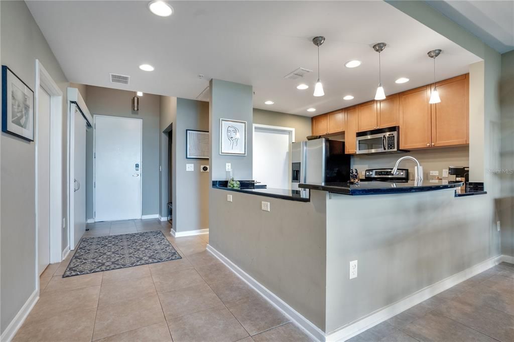For Sale: $355,000 (2 beds, 2 baths, 1268 Square Feet)