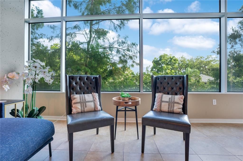 For Sale: $355,000 (2 beds, 2 baths, 1268 Square Feet)