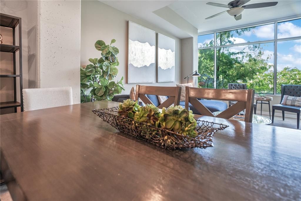 For Sale: $355,000 (2 beds, 2 baths, 1268 Square Feet)