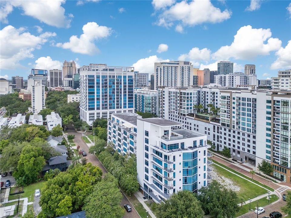 For Sale: $355,000 (2 beds, 2 baths, 1268 Square Feet)