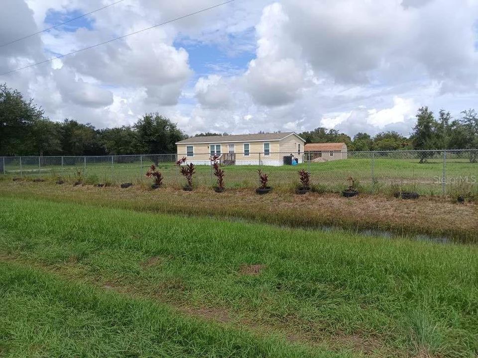 For Sale: $330,000 (3 beds, 2 baths, 1456 Square Feet)