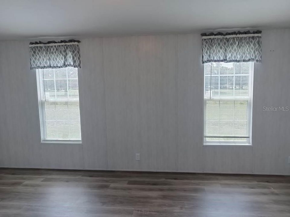 For Sale: $330,000 (3 beds, 2 baths, 1456 Square Feet)