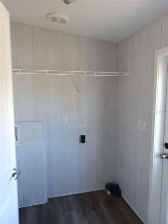 For Sale: $330,000 (3 beds, 2 baths, 1456 Square Feet)