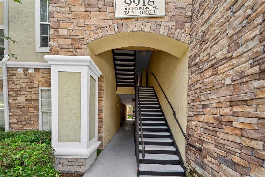Active With Contract: $1,850 (2 beds, 2 baths, 1045 Square Feet)