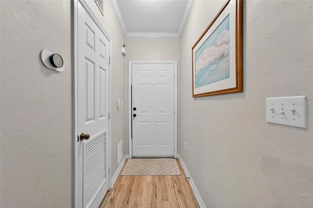 Active With Contract: $1,850 (2 beds, 2 baths, 1045 Square Feet)