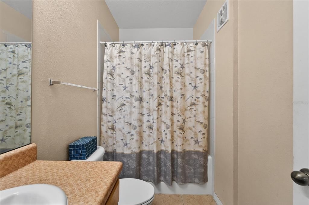 Active With Contract: $1,850 (2 beds, 2 baths, 1045 Square Feet)
