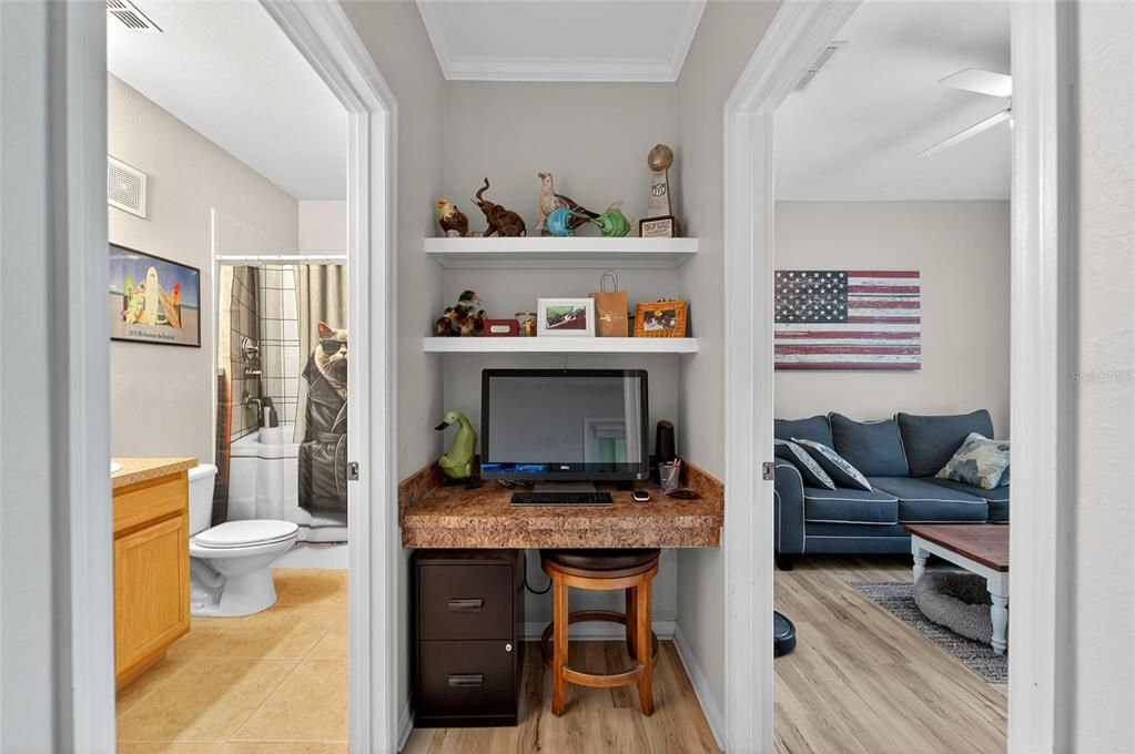 Active With Contract: $1,850 (2 beds, 2 baths, 1045 Square Feet)
