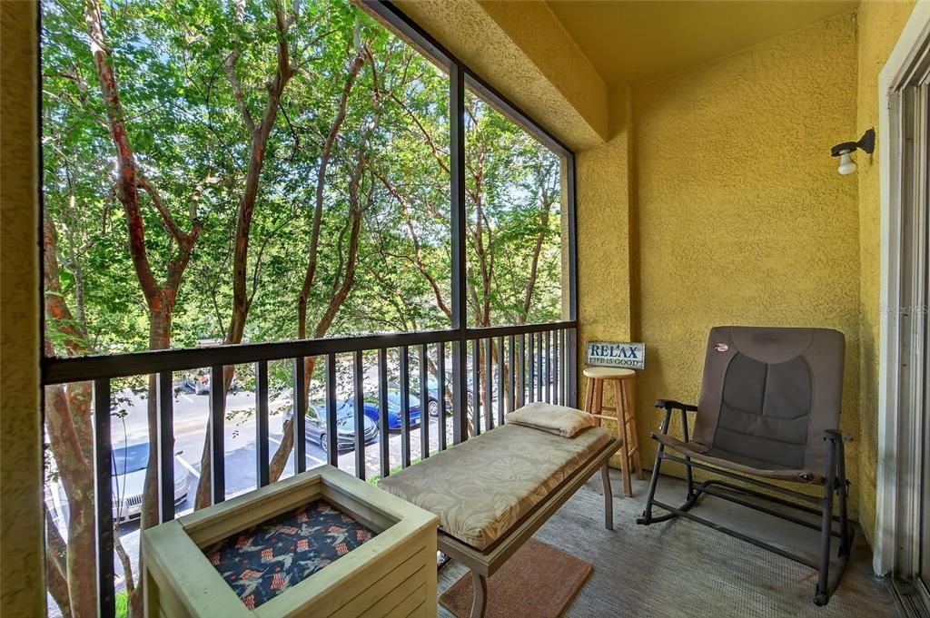 Active With Contract: $1,850 (2 beds, 2 baths, 1045 Square Feet)